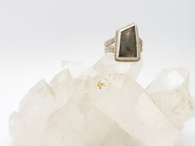 Load image into Gallery viewer, Labradorite Trapezium Ring