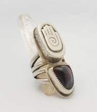 Load image into Gallery viewer, Hand of Fatima W/ Tiger Iron