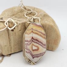 Load image into Gallery viewer, Wonderstone Polygon