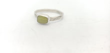 Load image into Gallery viewer, Peridot Square Ring