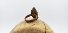 Load image into Gallery viewer, Copper Quartz Cluster Ring