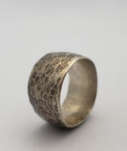 Load image into Gallery viewer, Silver Hammered Band - Ring
