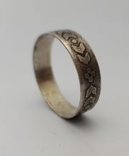 Load image into Gallery viewer, Southwestern Print Silver Band - Ring
