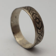 Load image into Gallery viewer, Southwestern Print Silver Band - Ring
