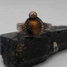 Load image into Gallery viewer, Tiger Eye Third Eye - Ring
