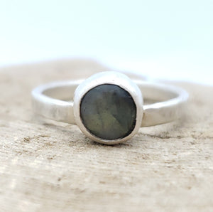 Labradorite Round Ring