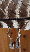 Load image into Gallery viewer, Raft Captin Earrings
